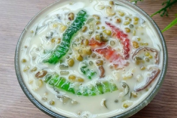 Món chè chuối đậu xanh ngọt thanh, dễ làm tại nhà