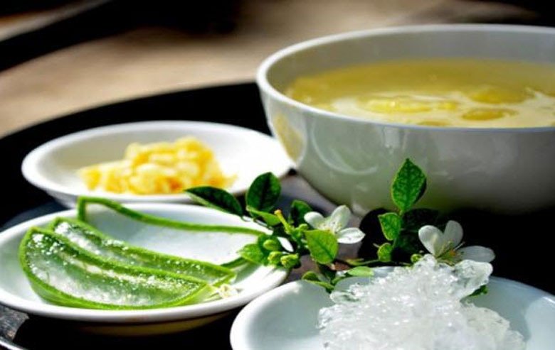 Món chè đỗ xanh nha đam thành phẩm thanh mát.