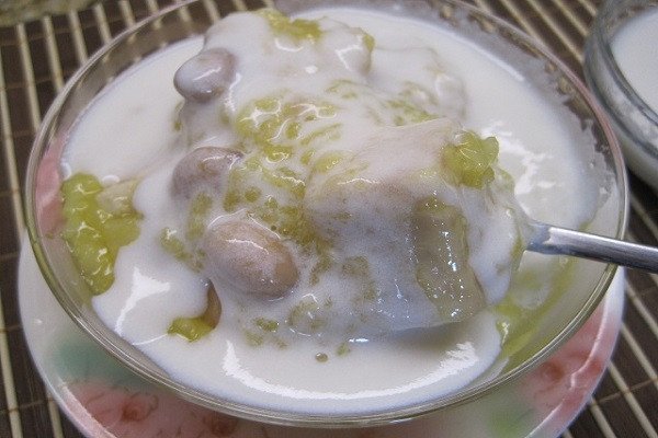 Món chè khoai môn đậu xanh bùi béo hấp dẫn