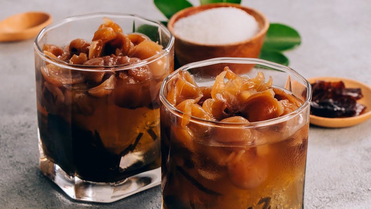 Món chè nhãn nhục đường phèn thanh mát, đẹp mắt