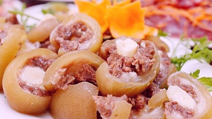 Món đuôi bò hầm sả nóng hổi, thơm ngon hấp dẫn của Nấu Chuẩn Ăn Ngon