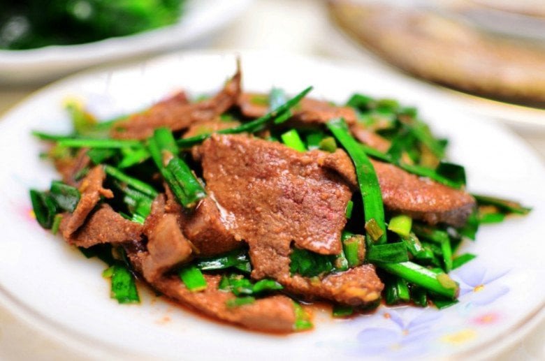Món gan lợn xào gừng và ớt chuông thơm ngon
