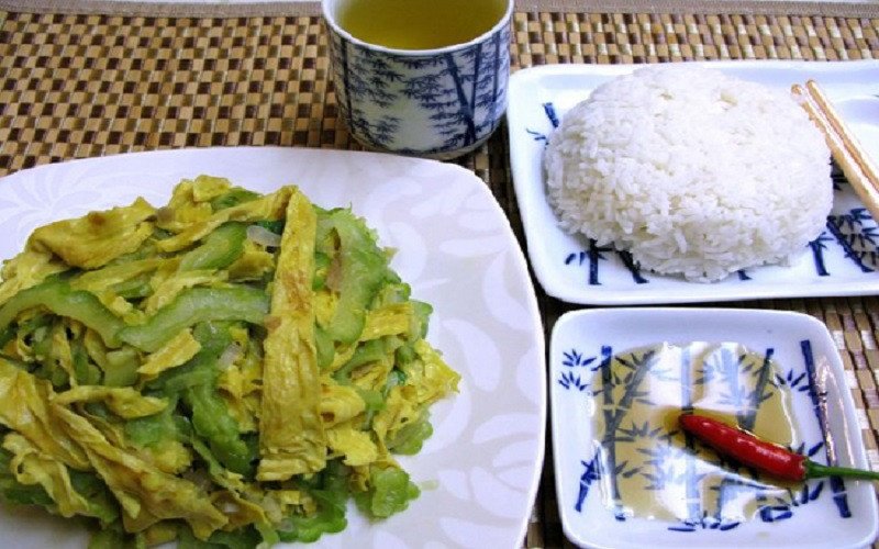 Món khổ qua xào tàu hủ ky chay thanh đạm