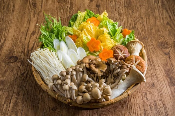 Món lẩu chay thập cẩm đầy màu sắc, tốt cho sức khỏe và câu hỏi lẩu chay bao nhiêu calo