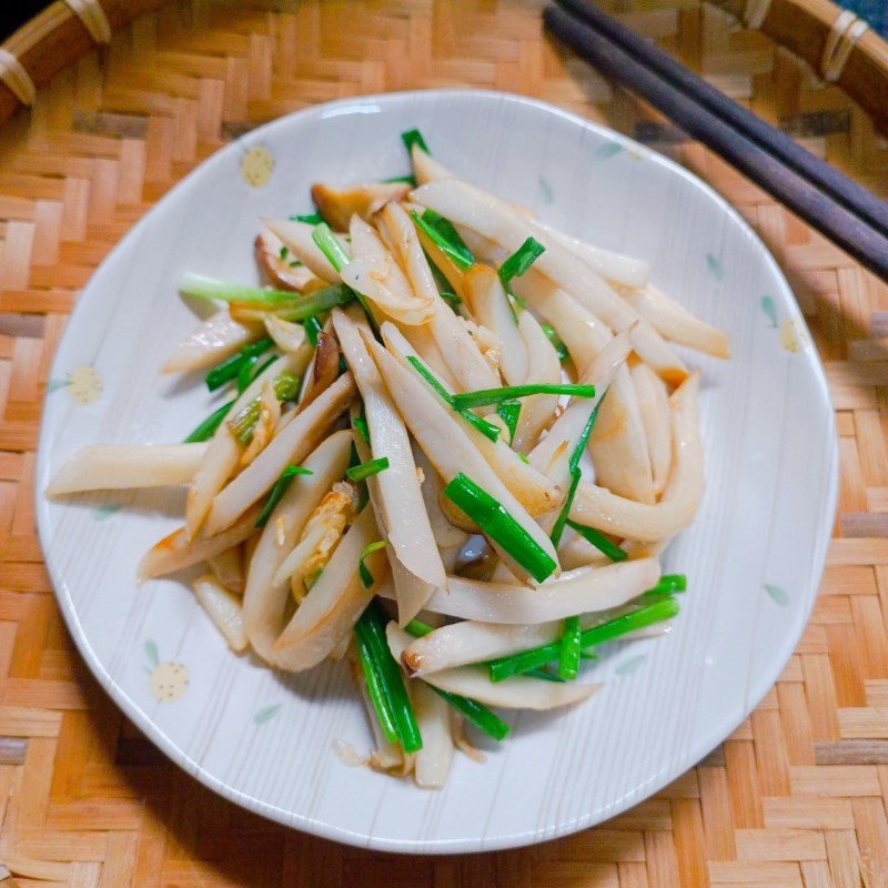 Món nấm đùi gà xào tỏi chay thanh đạm