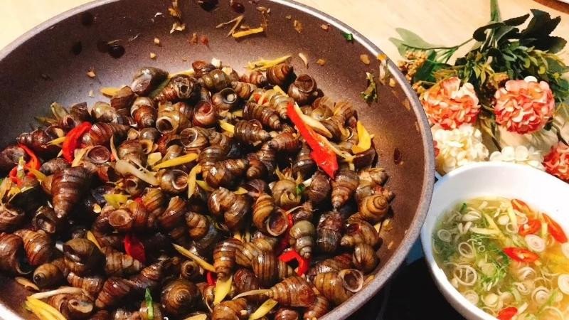Món ốc đá xào sả ớt thành phẩm với hương vị đậm đà, màu sắc bắt mắt