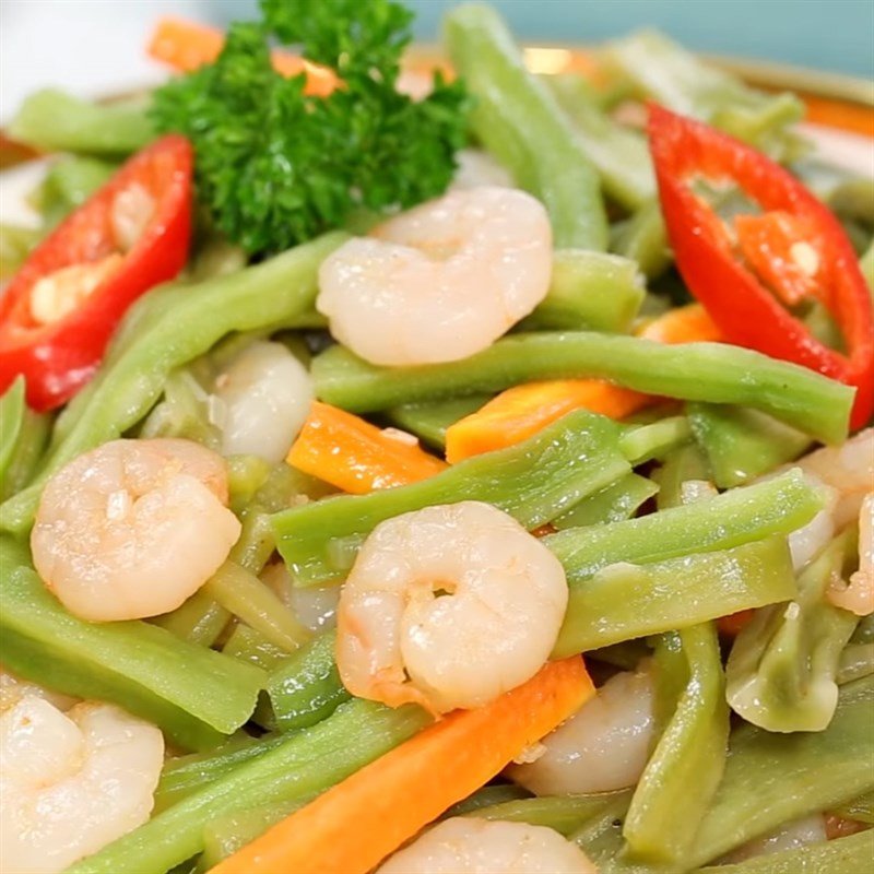 Món rau tiến vua xào tôm tươi ngon đã hoàn thành