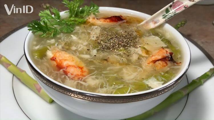 Món súp hải sản thập cẩm thơm lừng, hấp dẫn