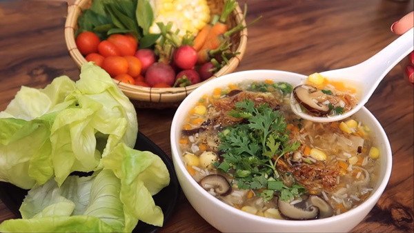Món súp ức gà nóng hổi, bổ dưỡng cho sức khỏe tổng thể