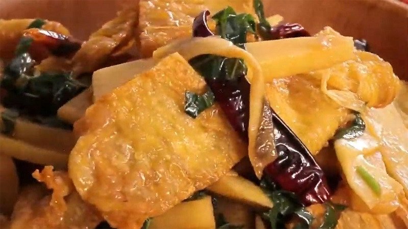 Món tàu hủ ky kho đậm đà hương vị