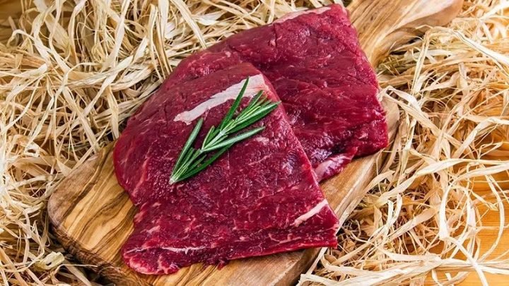 Món thịt bò xào rau xanh tươi ngon, chuẩn bị cho bữa ăn