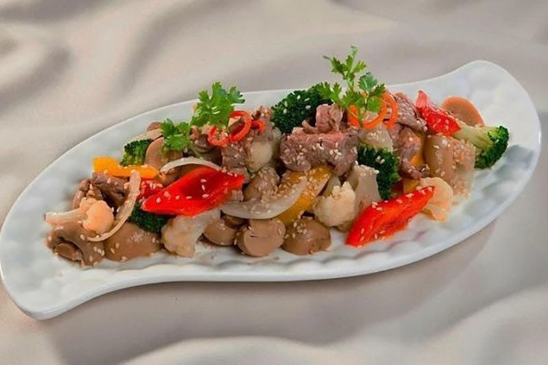 Món thịt ngựa xào nấm với nhiều loại nấm tươi
