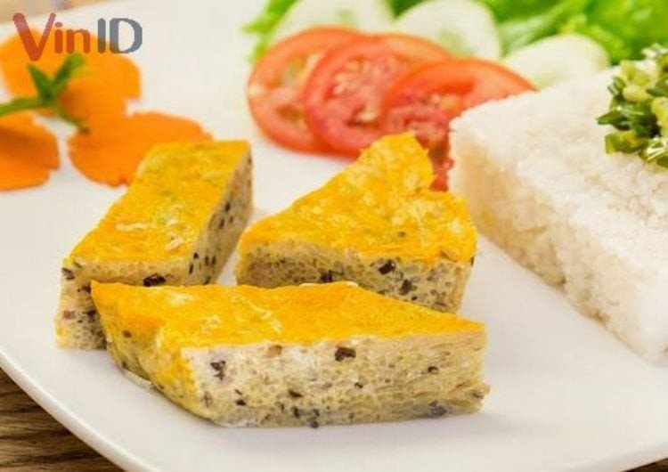 Món trứng chưng thịt băm hấp dẫn với màu vàng óng và thịt băm thơm ngon