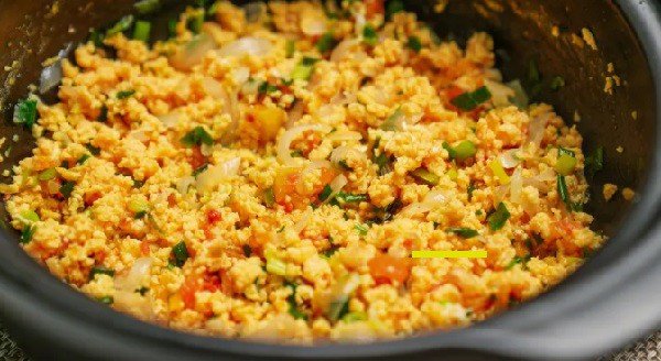 Món trứng sốt cà chua hoàn thành hấp dẫn và dễ làm