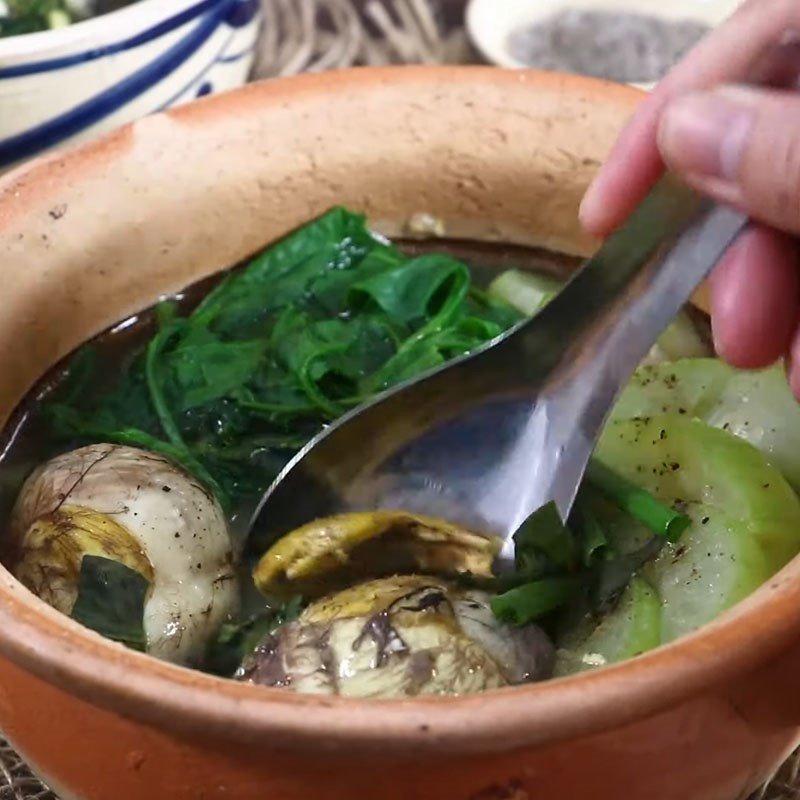 Món vịt lộn um bầu mồng tơi hấp dẫn, chuẩn vị Nấu Chuẩn Ăn Ngon