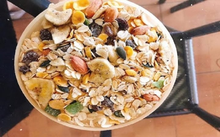 Tôm Xào Đậu Que Bao Nhiêu Calo? Phân Tích Dinh Dưỡng Chi Tiết Một bát ngũ cốc hoặc granola khô