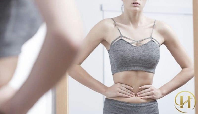 Một bữa ăn cân bằng với cơm, rau củ và thịt nạc
