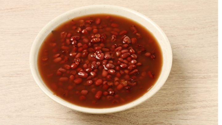 Một cốc chè đậu đen truyền thống đầy đặn chứa bao nhiêu calo