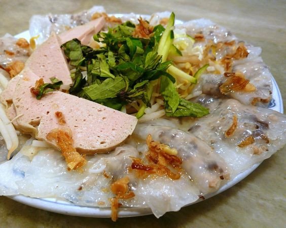 Một đĩa bánh cuốn nhân thịt băm mộc nhĩ