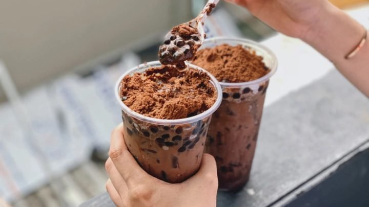một ly milo dầm mát lạnh với nhiều topping hấp dẫn