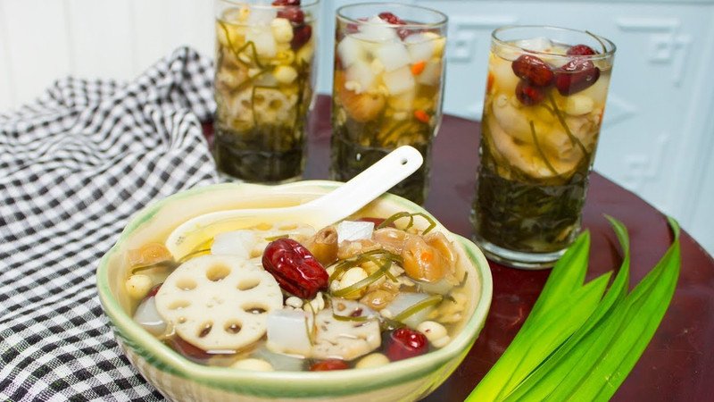 Một ly sâm bổ lượng thơm ngon với đá lạnh, minh họa lượng calo trong sâm bổ lượng