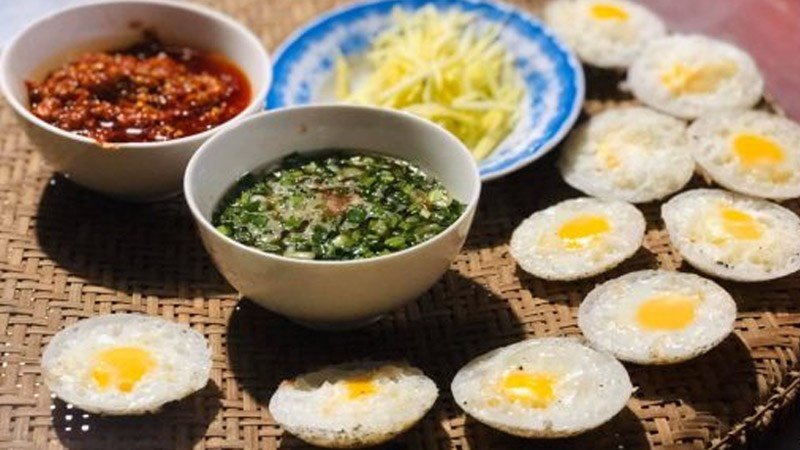Một phần bánh căn thập cẩm thơm ngon hấp dẫn