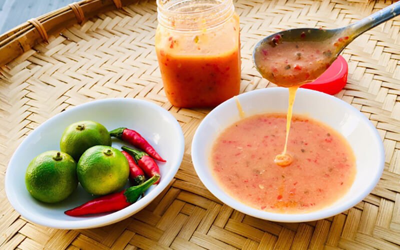 Muối chấm gà sữa đặc béo ngậy, chua cay hài hòa