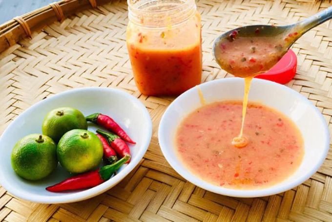 Muối chấm thịt gà sữa đặc thành phẩm với vị béo ngậy