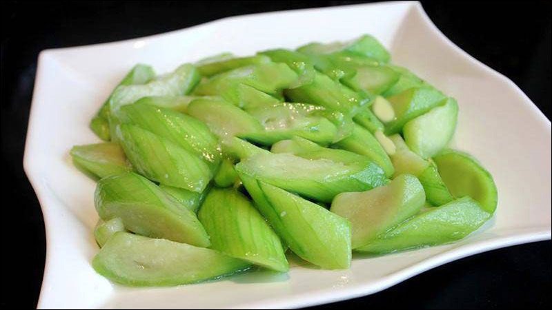 Mướp hương luộc là món ăn thanh đạm, rất tốt cho người ăn kiêng.
