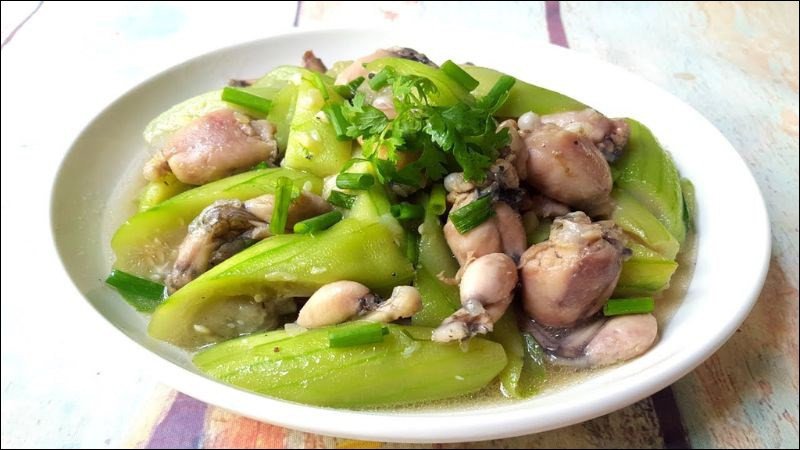 Mướp Nhật xào mực thơm ngon
