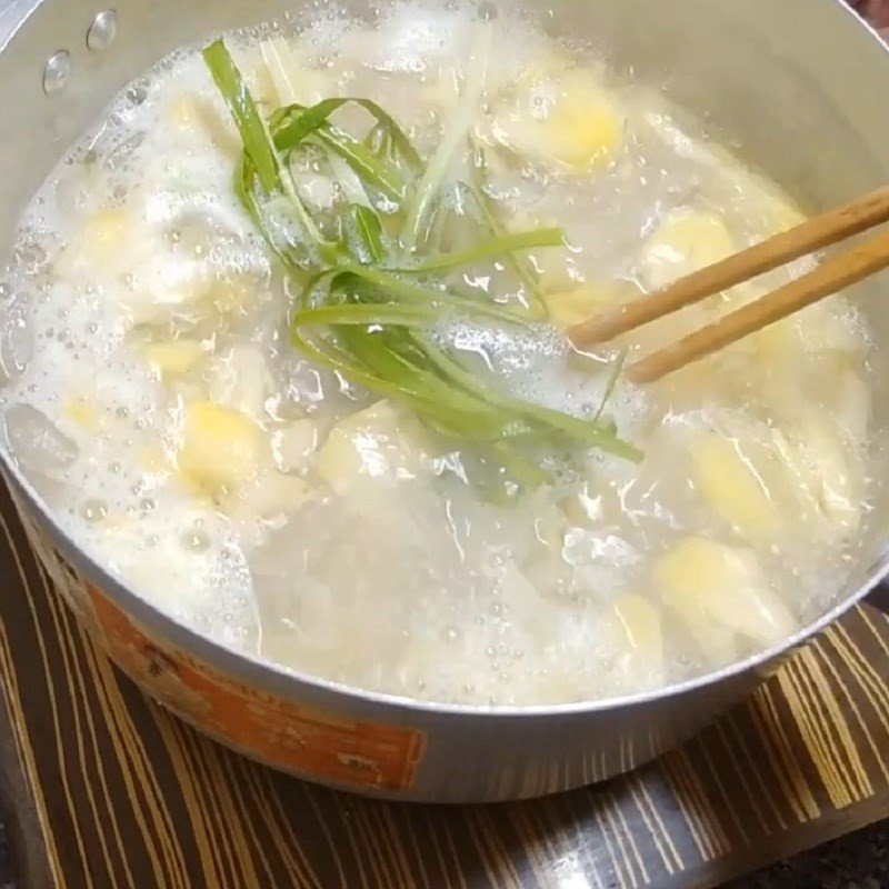 Nấu chè hạt đác dứa thơm mát giải nhiệt mùa hè