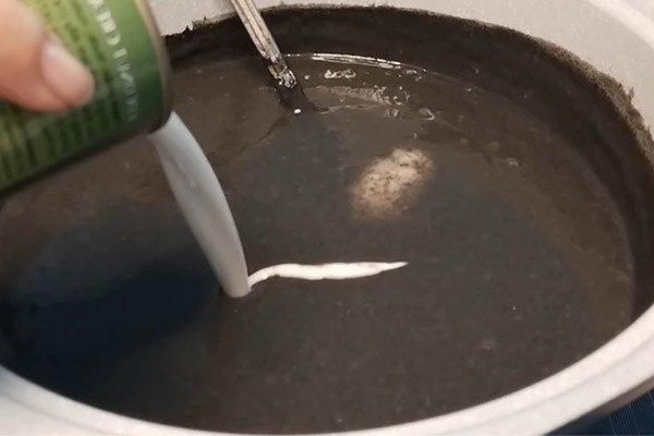 Nấu chè mè đen với nước cốt dừa thơm béo