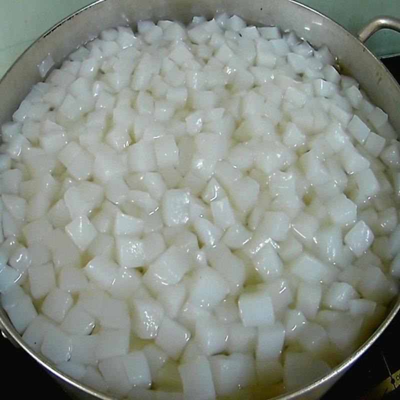 Nấu nước đường và thạch dừa hạt chia