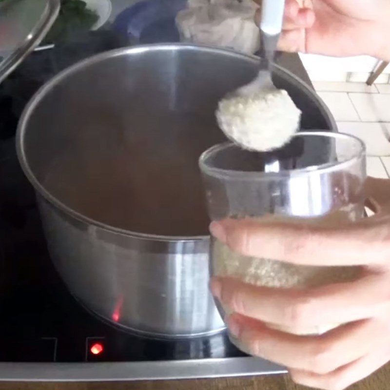 Nêm nếm gia vị cho nước dùng phở heo