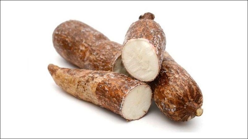 Nên chọn khoai mì có vỏ ngoài không bị nứt hoặc vết thâm