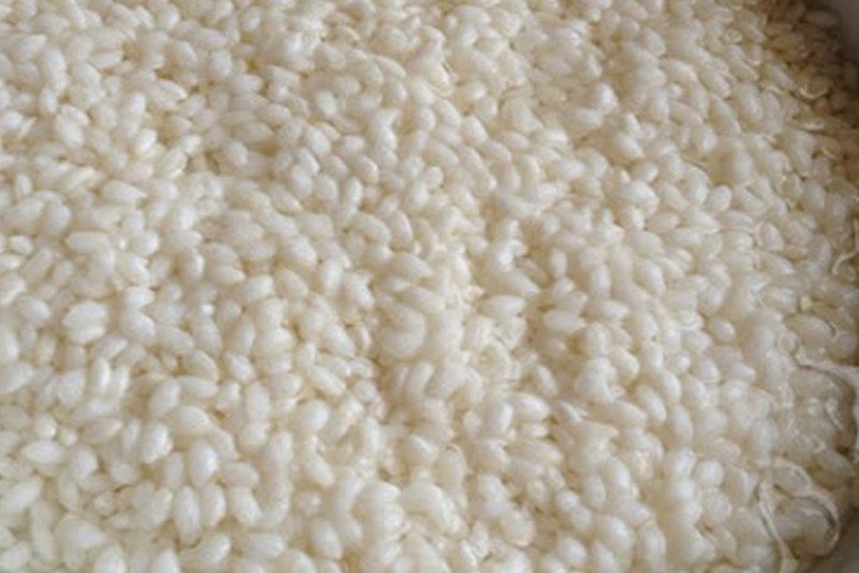 Ngâm gạo nếp và đậu xanh đúng cách để xôi dẻo