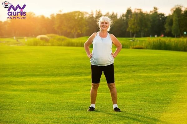 Người 60kg cần bao nhiêu calo được hiển thị trên màn hình ứng dụng sức khỏe.