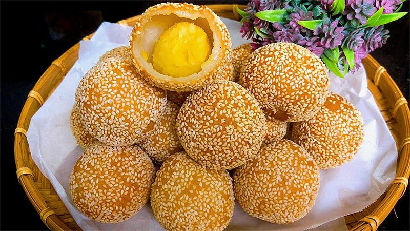 Người phụ nữ băn khoăn về lượng calo trong bánh rán