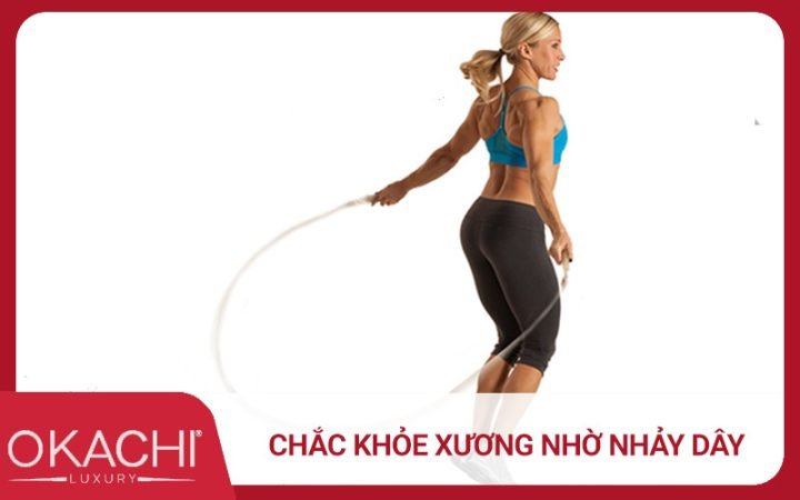 Người phụ nữ đang nhảy dây, biểu tượng cho việc tăng cường sức khỏe xương khớp