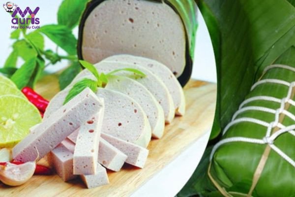 Người phụ nữ đang thưởng thức món giò, giải đáp băn khoăn về việc ăn giò có tăng cân không