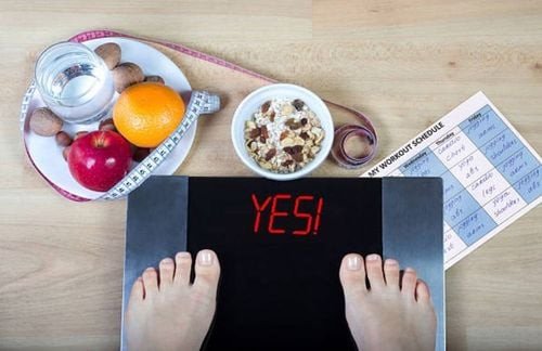 Người phụ nữ hạnh phúc sau khi giảm cân