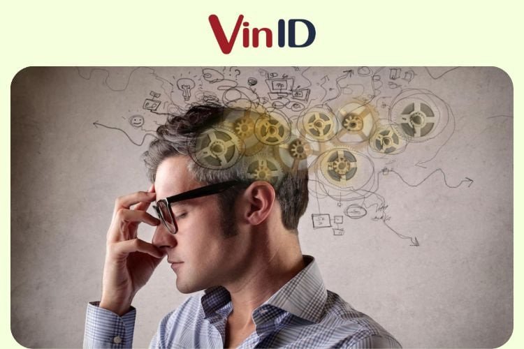 Người phụ nữ trẻ đang học bài, minh họa lợi ích trứng cút lộn tăng cường trí nhớ