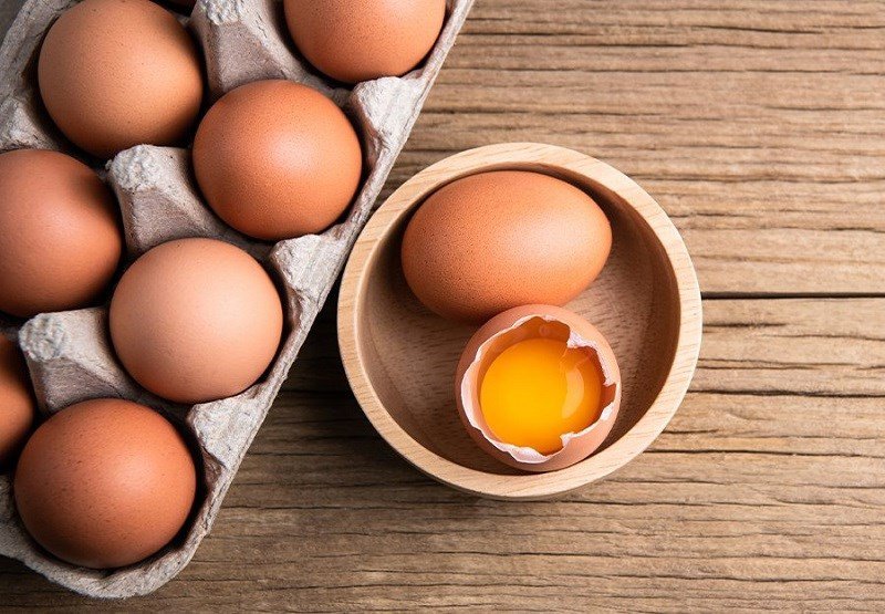 Nguy cơ từ việc ăn trứng gà sống