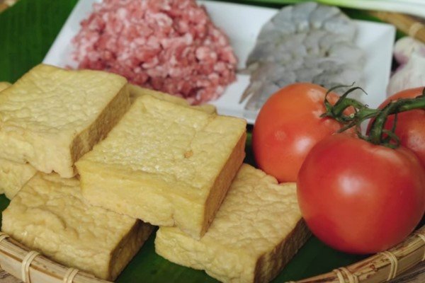Nguyên liệu cần thiết cho món đậu hũ nhồi thịt sốt cà chua đậm đà
