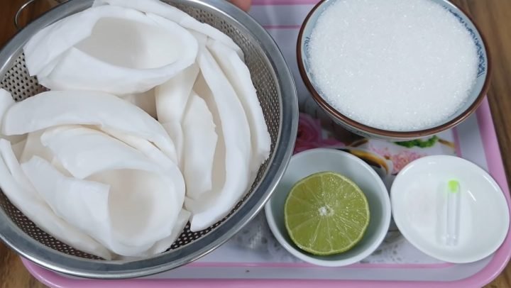 Nguyên liệu cần thiết để thực hiện cách xào mứt dừa non dẻo ngon