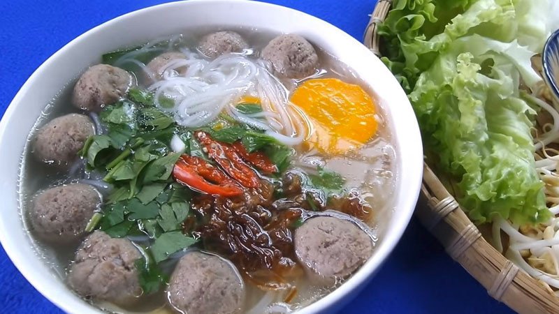 Nguyên liệu chính làm nên sợi hủ tiếu trắng ngần, dai ngon