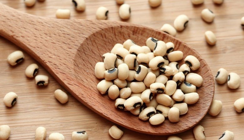 Nguyên liệu cho chè đậu trắng nếp nồi cơm điện