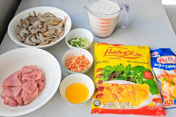 Nguyên liệu chuẩn bị cho cách làm bánh xèo miền Trung tại nhà