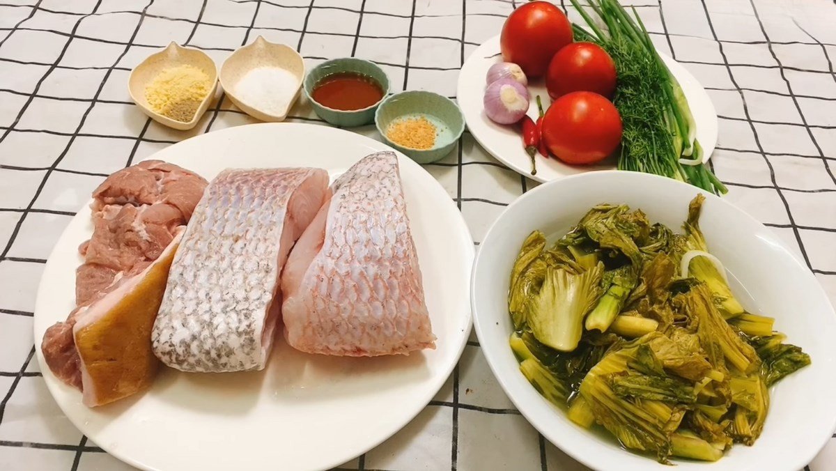 Nguyên liệu chuẩn bị cho cách nấu canh cá dưa chua