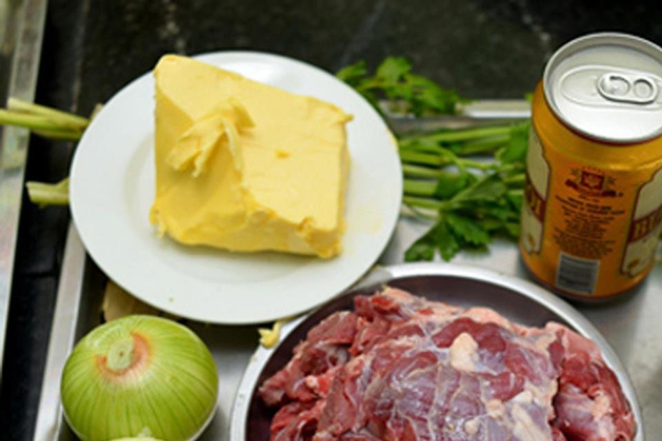 Nguyên liệu chuẩn bị cho món bò hầm thơm ngon